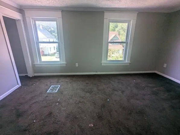 223 Woodlawn Avenue Lansing City, MI 48910