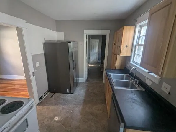 223 Woodlawn Avenue Lansing City, MI 48910