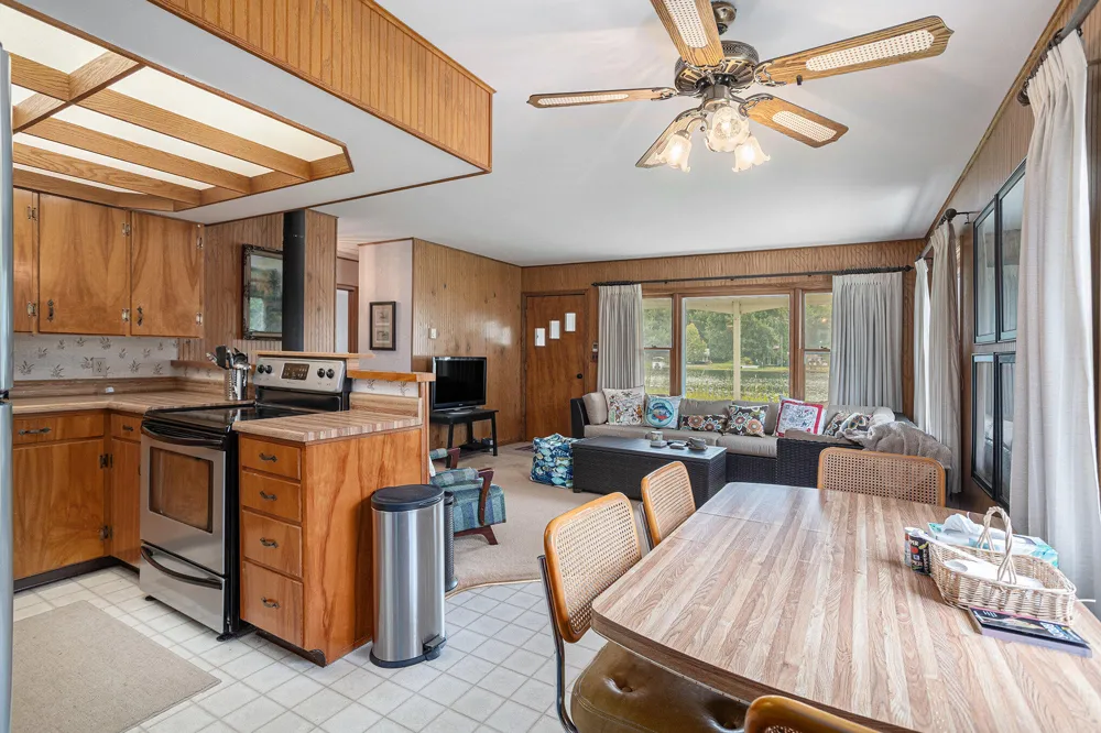 911 Dragon Shores Drive Kinderhook Township, MI 49036