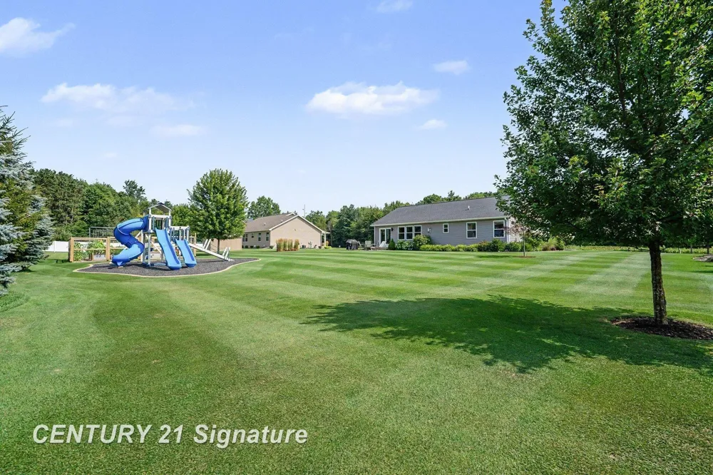 3863 E Letts Road Larkin Charter Township, MI 48642