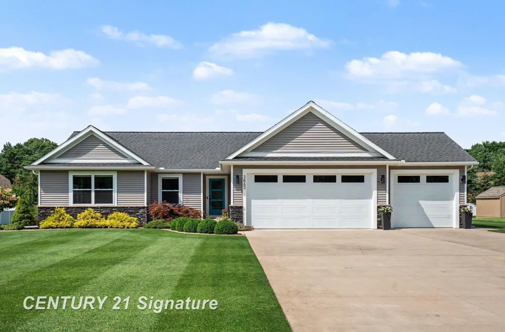 3863 E Letts Road Larkin Charter Township, MI 48642