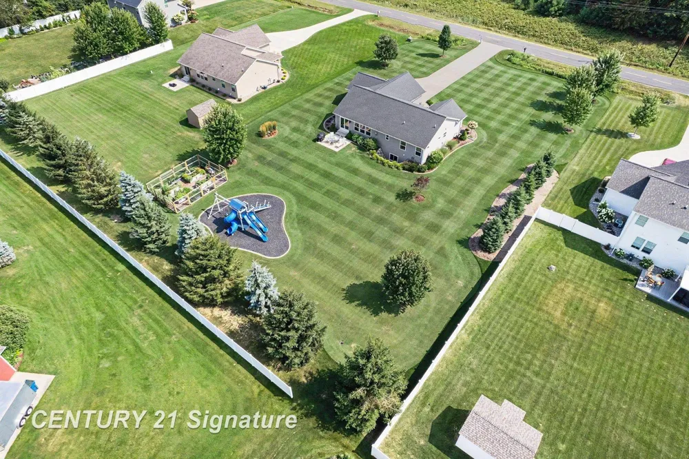 3863 E Letts Road Larkin Charter Township, MI 48642