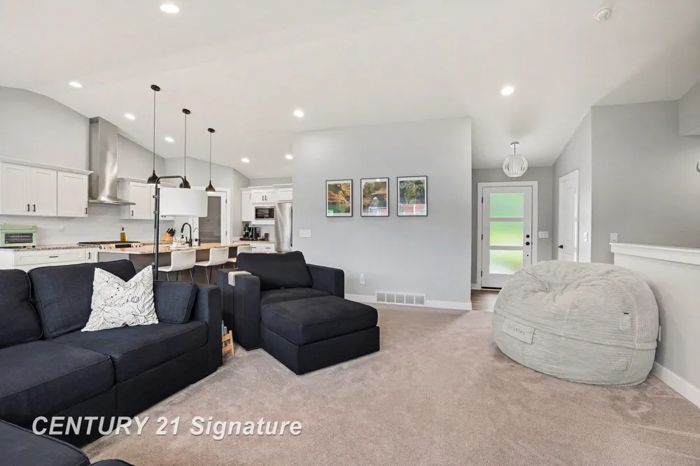 3863 E Letts Road Larkin Charter Township, MI 48642