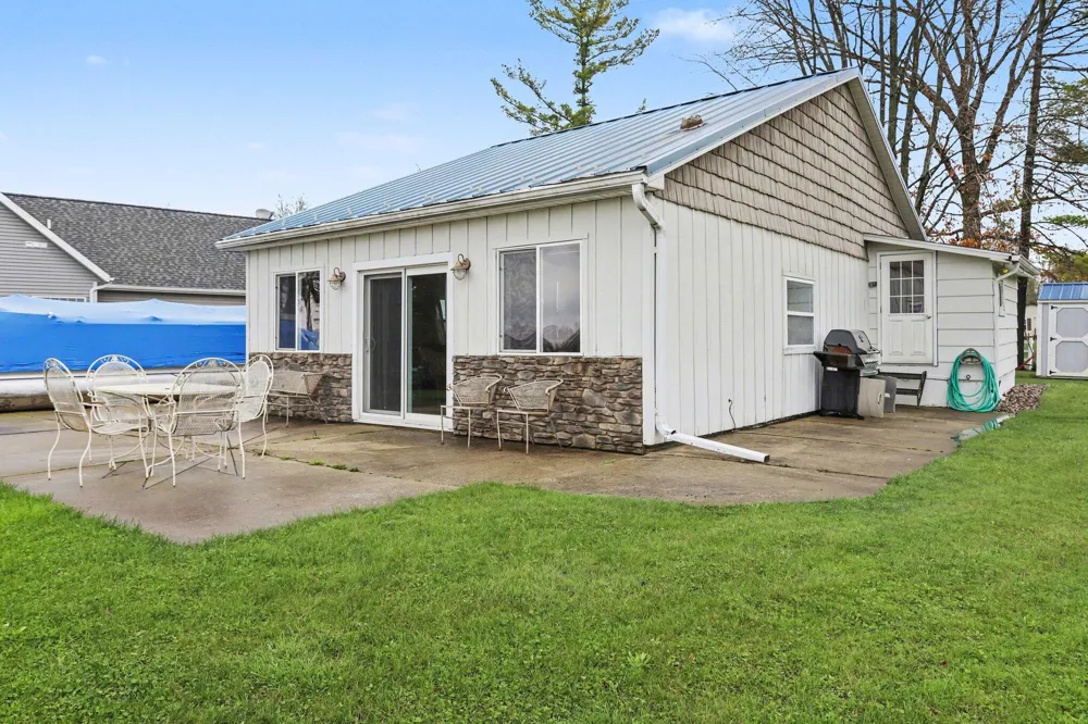 416 W Russell Drive Ovid Township, MI 49036