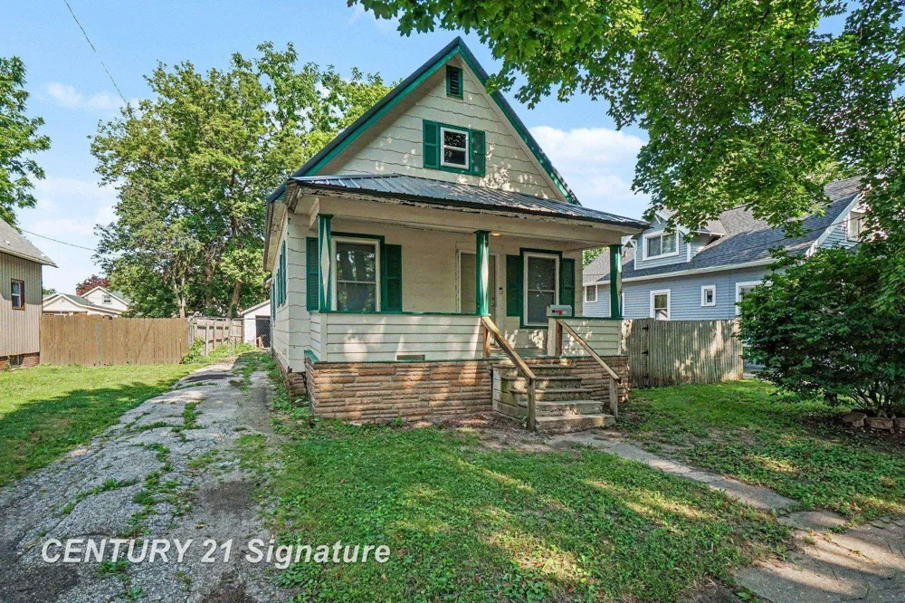 2414 Benjamin Street Saginaw City, MI 48602
