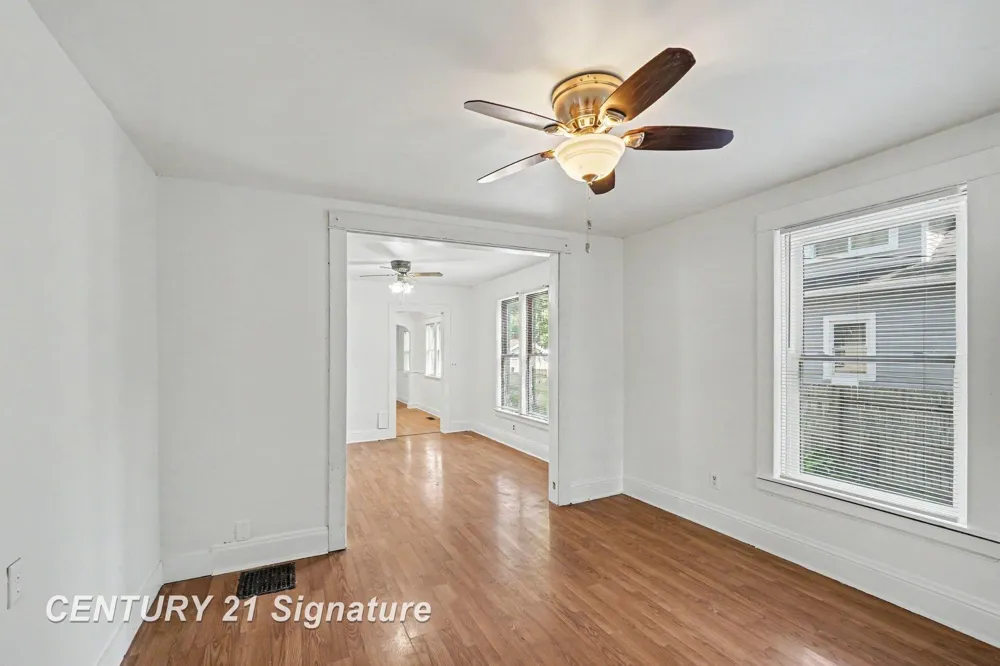 2414 Benjamin Street Saginaw City, MI 48602