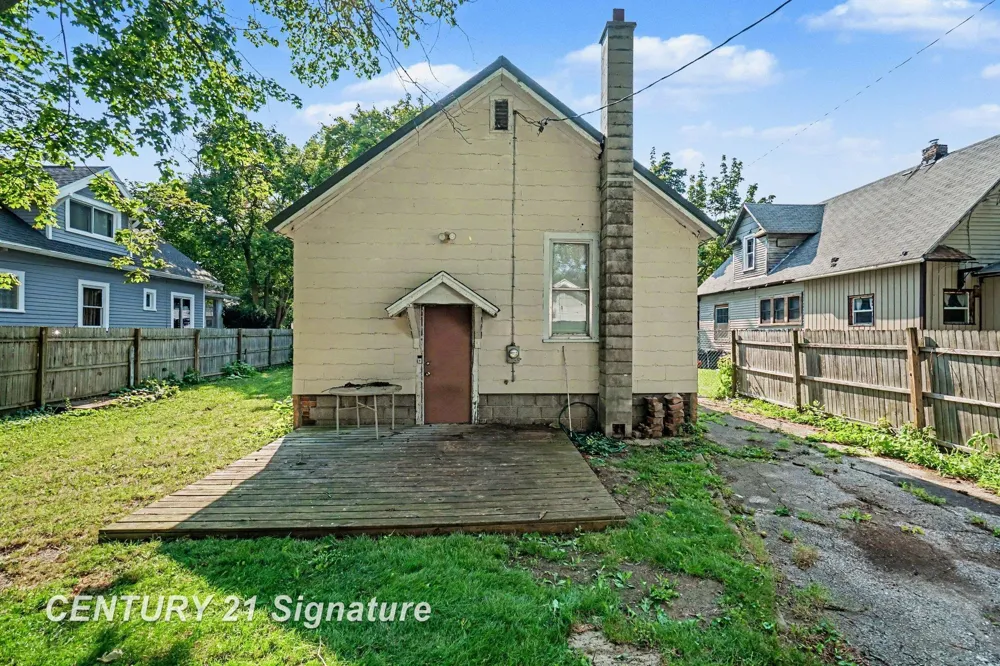 2414 Benjamin Street Saginaw City, MI 48602