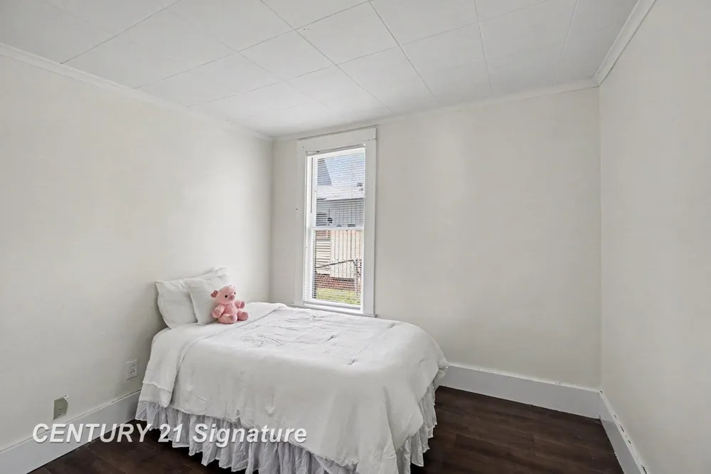 2414 Benjamin Street Saginaw City, MI 48602