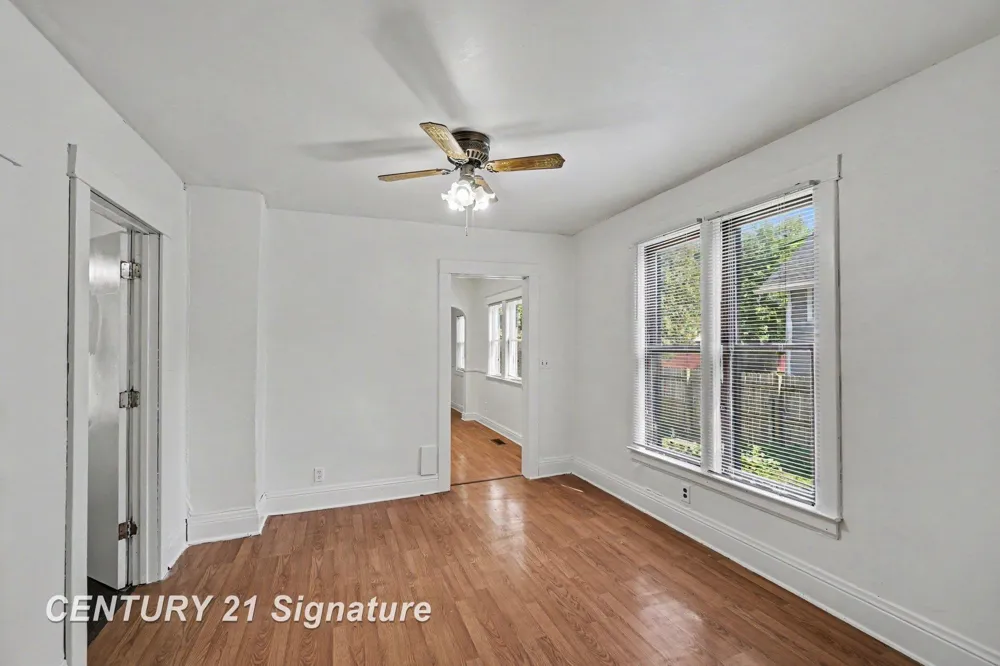 2414 Benjamin Street Saginaw City, MI 48602