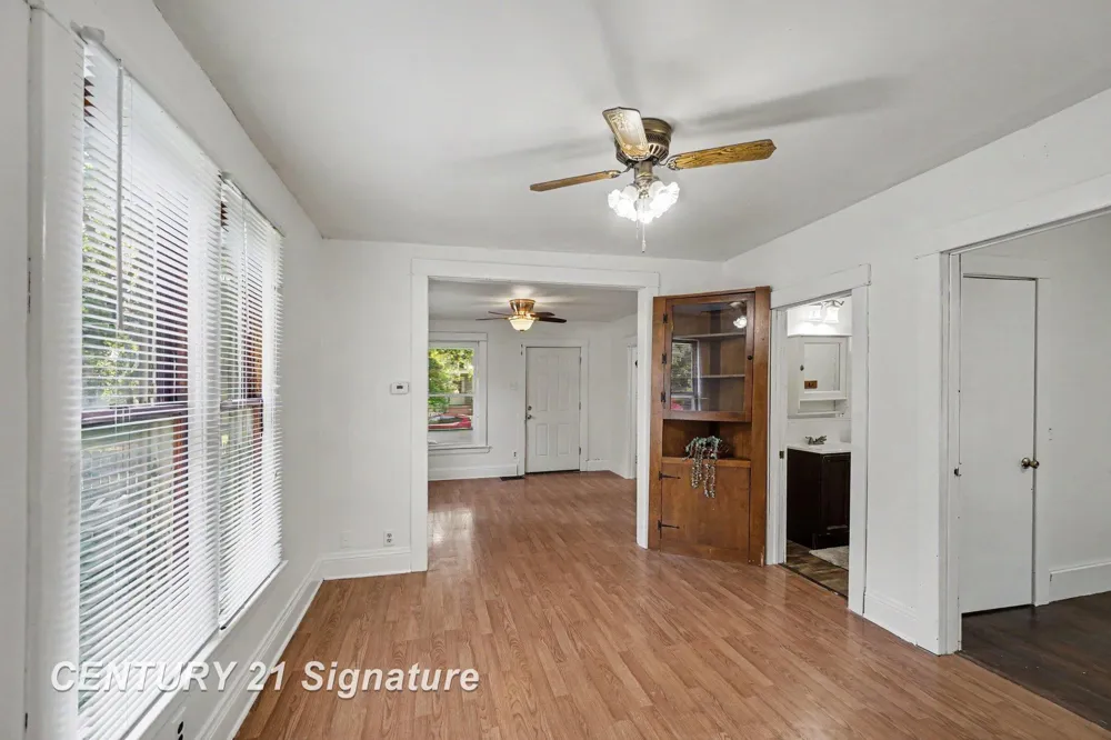2414 Benjamin Street Saginaw City, MI 48602