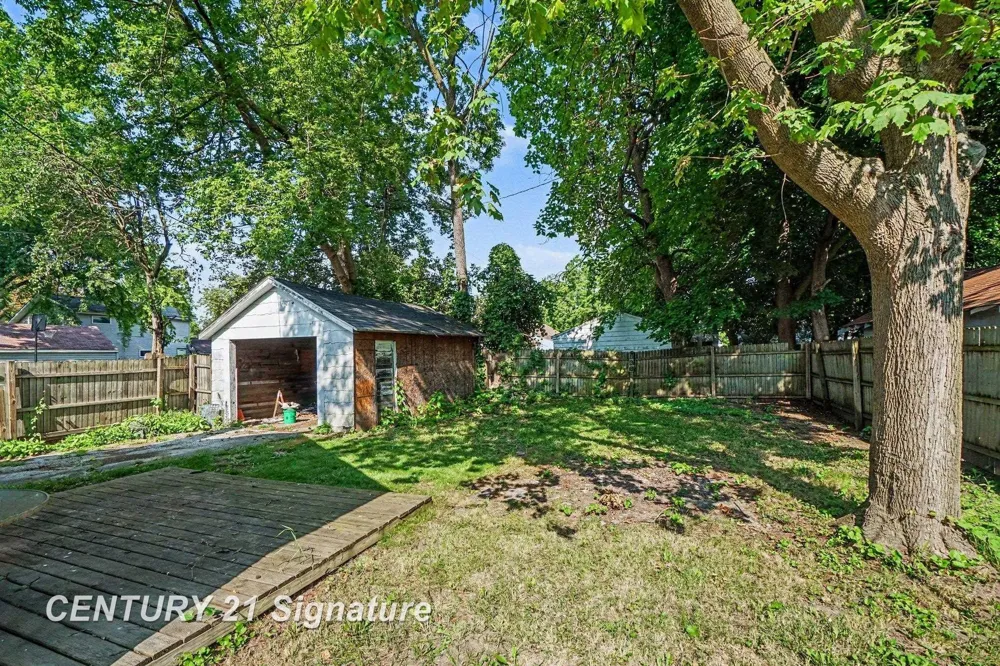 2414 Benjamin Street Saginaw City, MI 48602