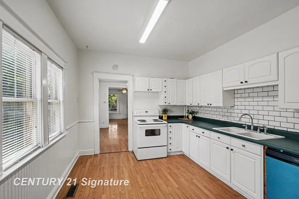 2414 Benjamin Street Saginaw City, MI 48602