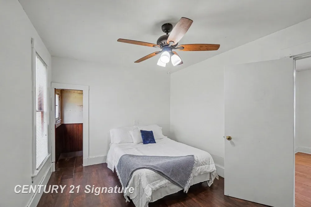 2414 Benjamin Street Saginaw City, MI 48602