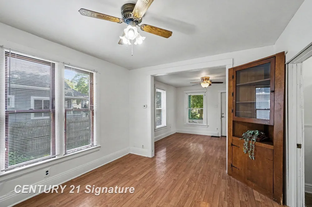 2414 Benjamin Street Saginaw City, MI 48602