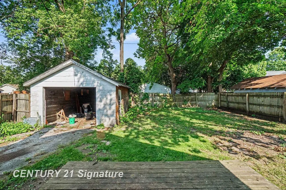 2414 Benjamin Street Saginaw City, MI 48602