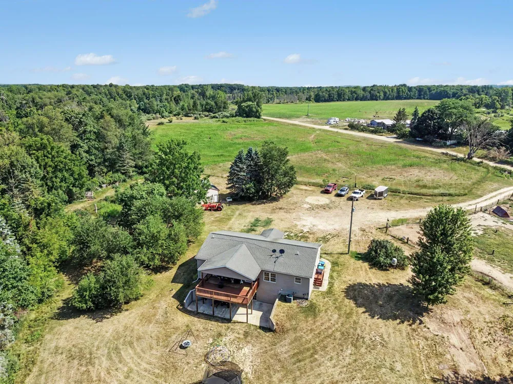 11159 Gravel Ridge Road Winfield Township, MI 48850