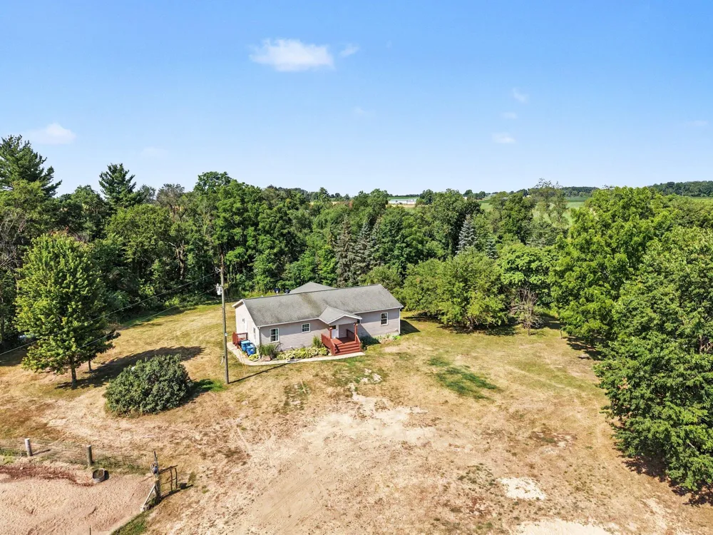 11159 Gravel Ridge Road Winfield Township, MI 48850