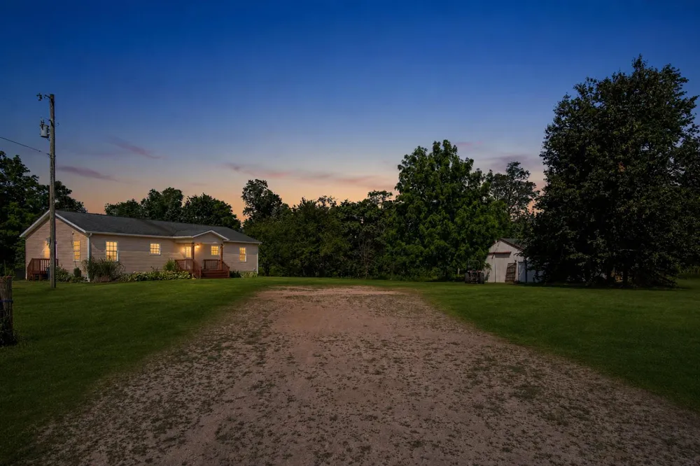 11159 Gravel Ridge Road Winfield Township, MI 48850
