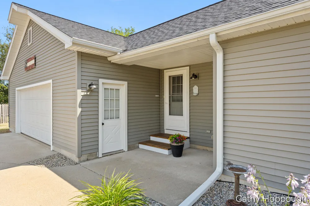 918 Emerald Circle Lake Odessa Village, MI 48849