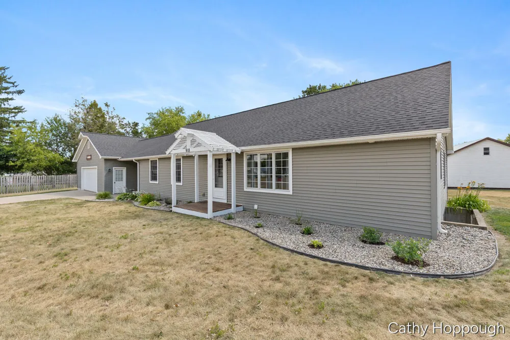 918 Emerald Circle Lake Odessa Village, MI 48849