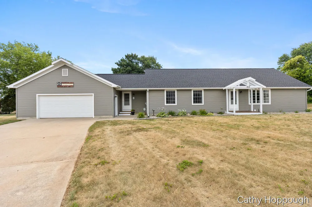918 Emerald Circle Lake Odessa Village, MI 48849