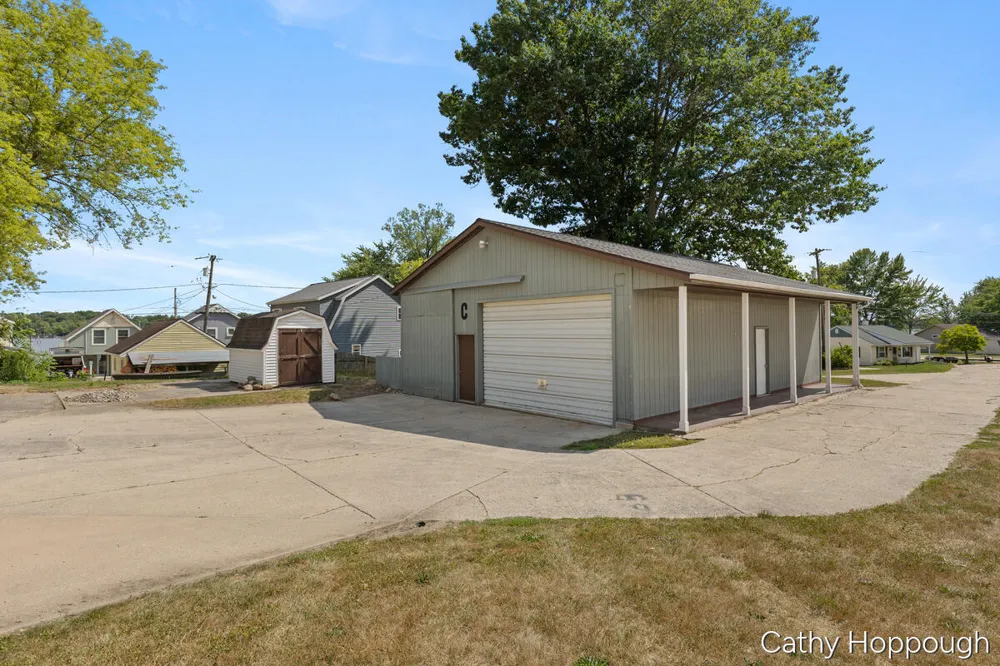 918 Emerald Circle Lake Odessa Village, MI 48849