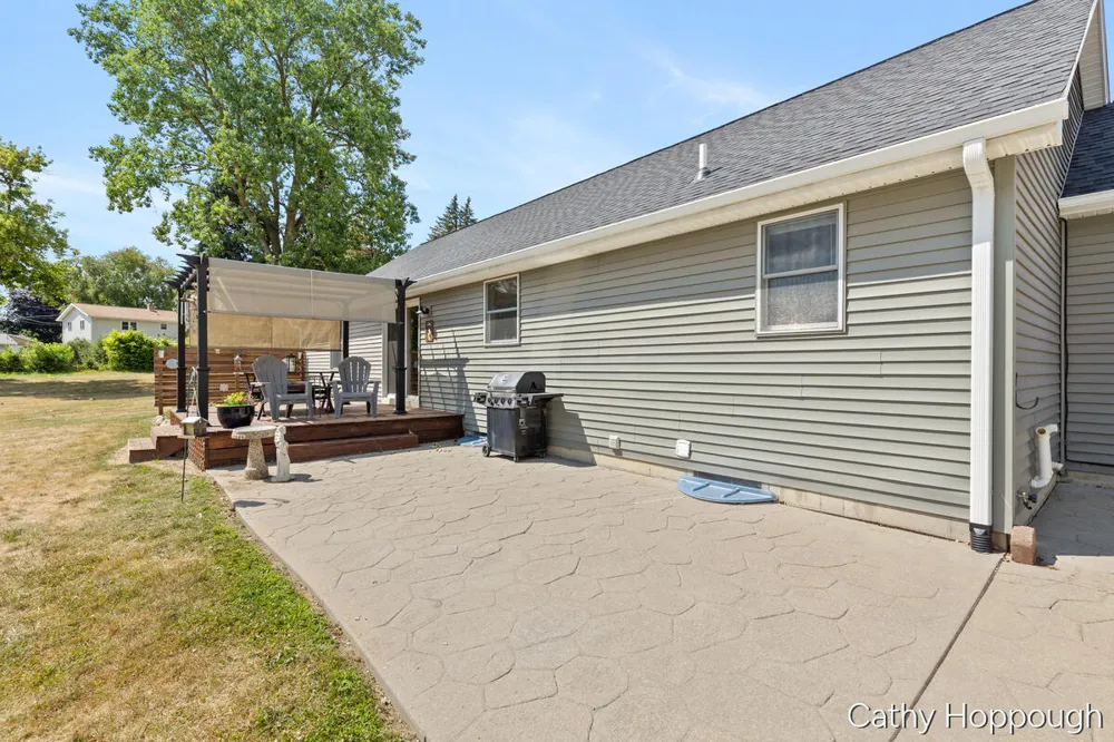 918 Emerald Circle Lake Odessa Village, MI 48849