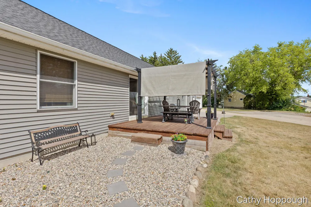 918 Emerald Circle Lake Odessa Village, MI 48849