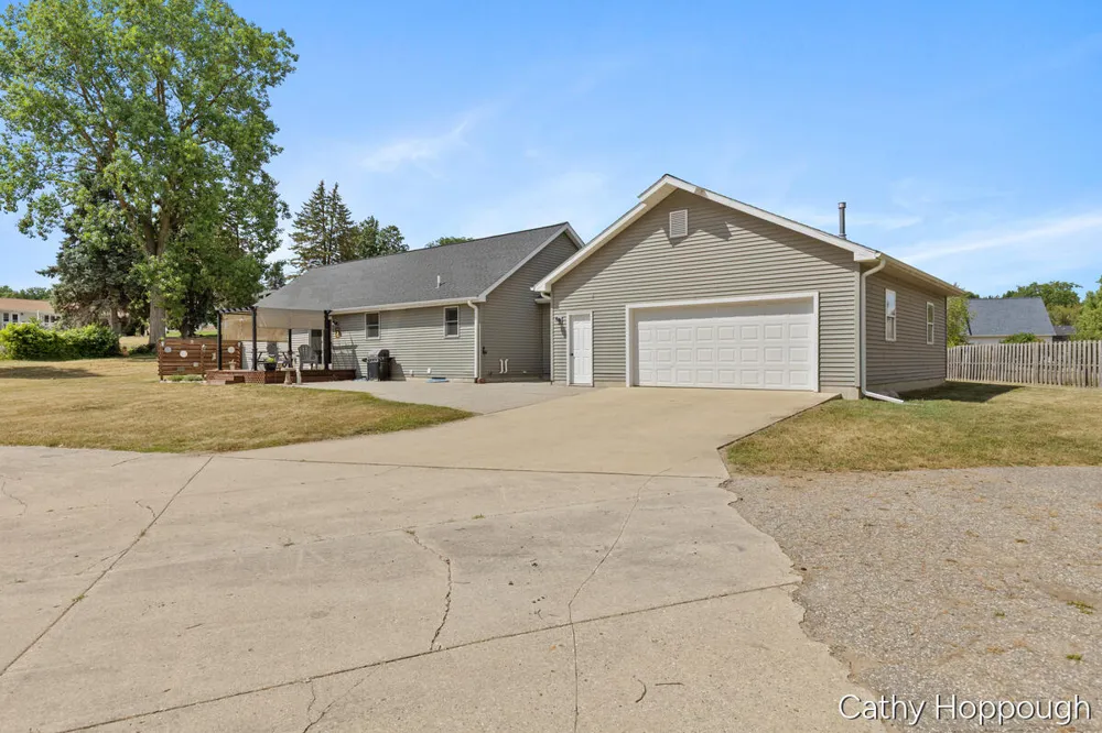 918 Emerald Circle Lake Odessa Village, MI 48849