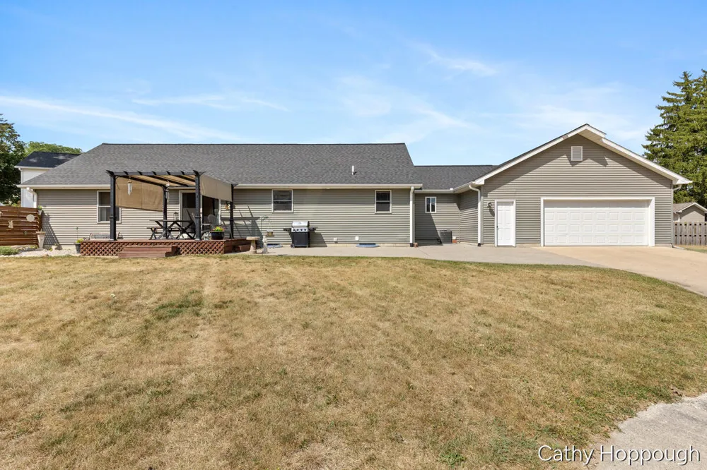 918 Emerald Circle Lake Odessa Village, MI 48849