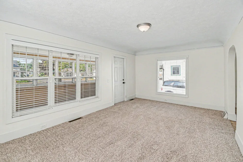 735 Eleanor Street NE Grand Rapids City, MI 49505