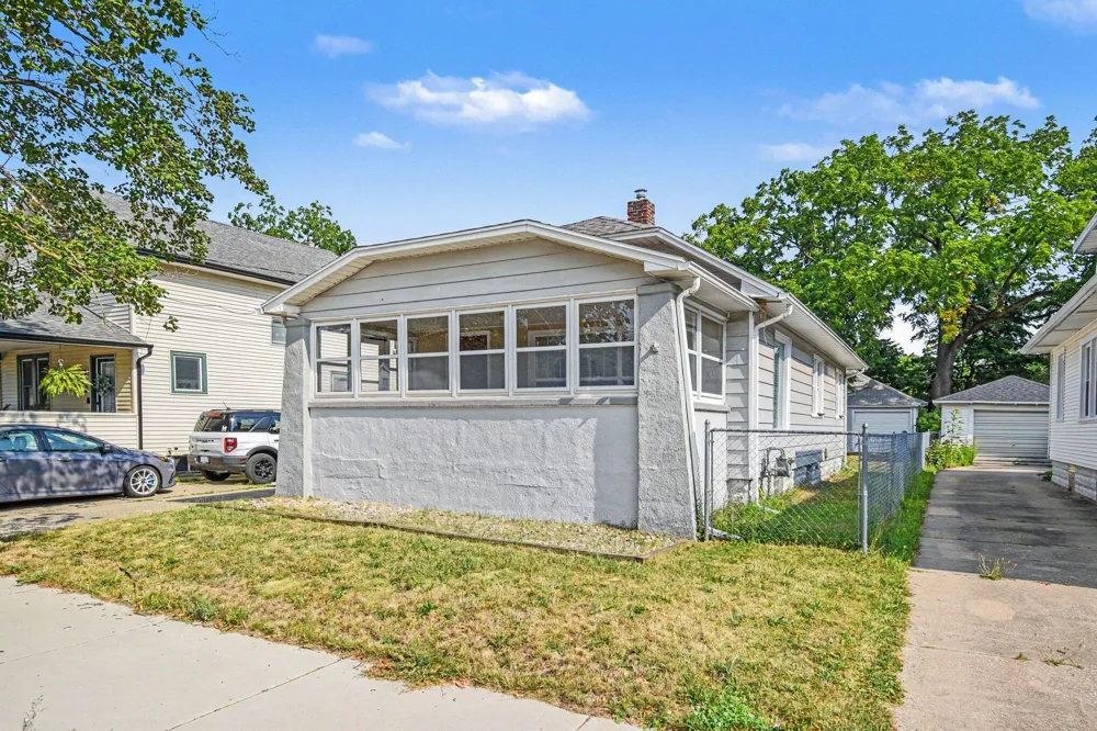 735 Eleanor Street NE Grand Rapids City, MI 49505