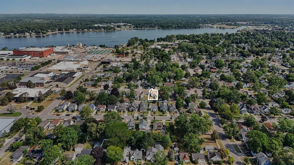 360 W 18th Street Holland City, MI 49423