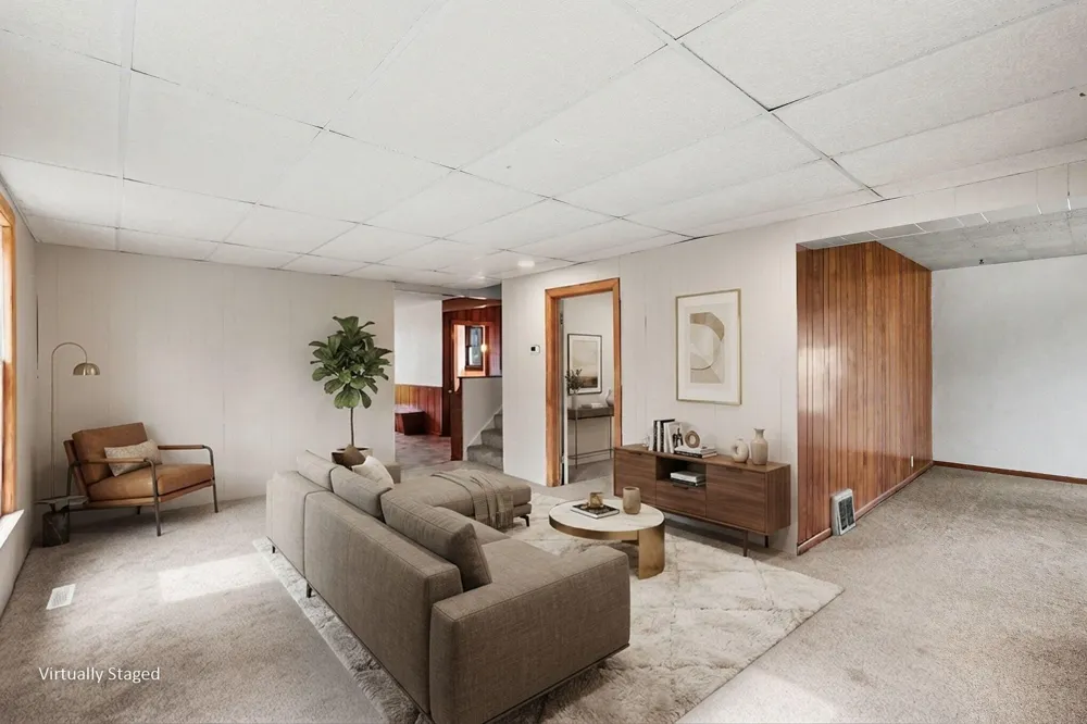 360 W 18th Street Holland City, MI 49423