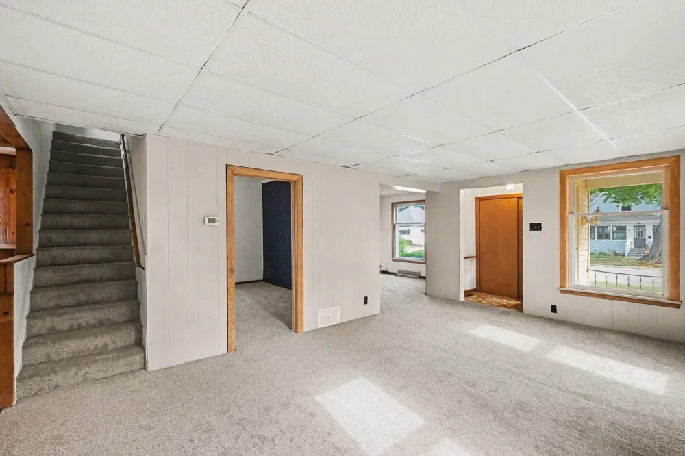 360 W 18th Street Holland City, MI 49423