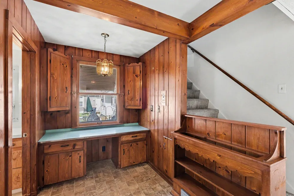 360 W 18th Street Holland City, MI 49423