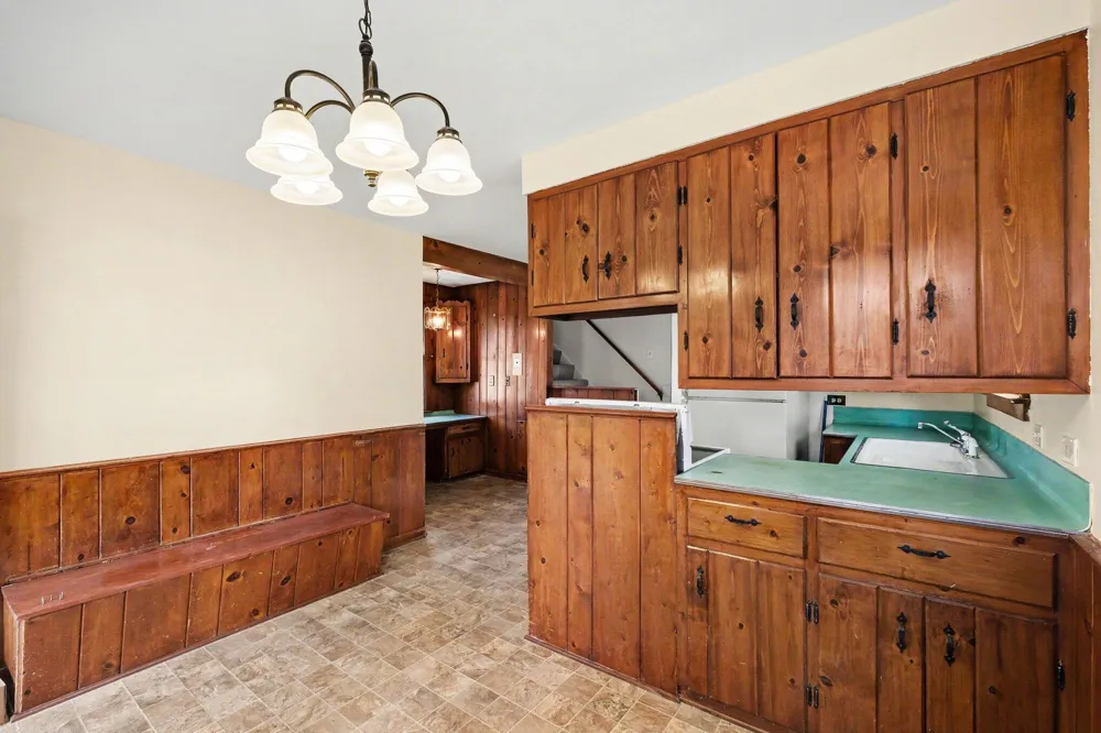 360 W 18th Street Holland City, MI 49423