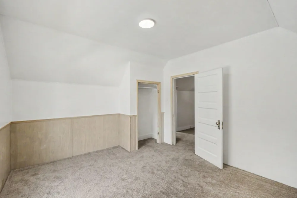 360 W 18th Street Holland City, MI 49423
