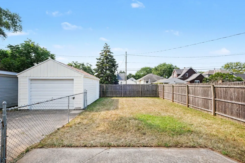 360 W 18th Street Holland City, MI 49423