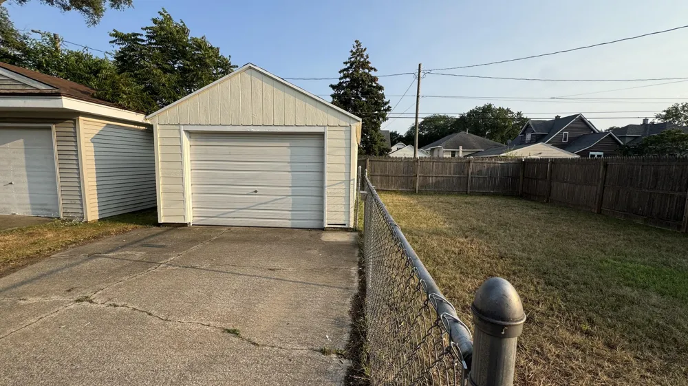 360 W 18th Street Holland City, MI 49423