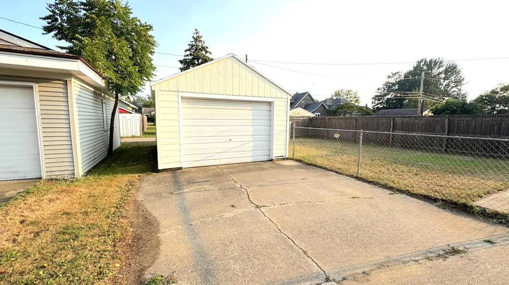 360 W 18th Street Holland City, MI 49423