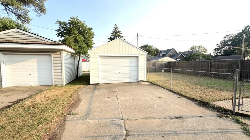 360 W 18th Street Holland City, MI 49423