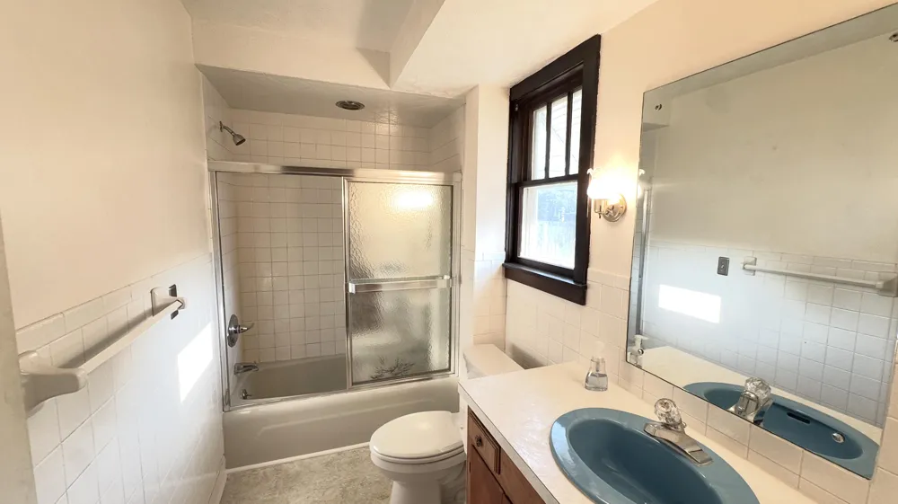 360 W 18th Street Holland City, MI 49423