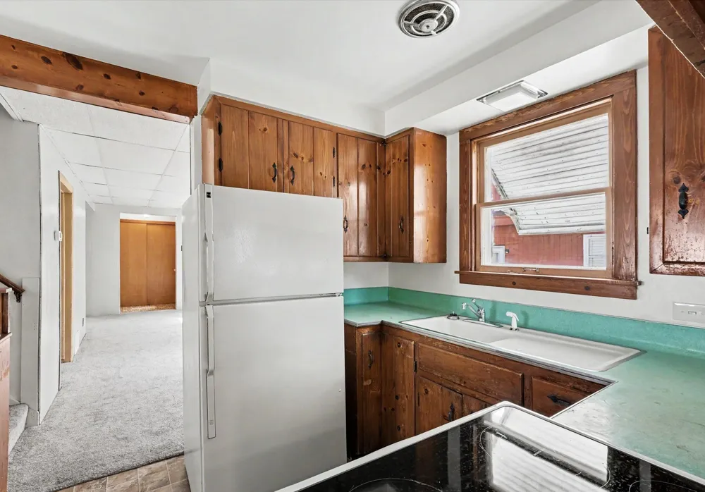 360 W 18th Street Holland City, MI 49423