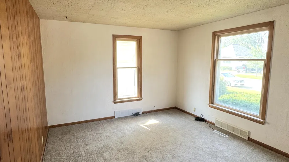 360 W 18th Street Holland City, MI 49423