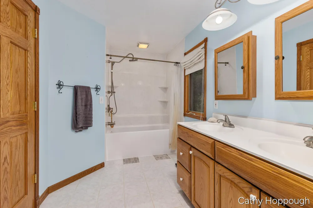 8687 River Run Trail Eureka Township, MI 48838