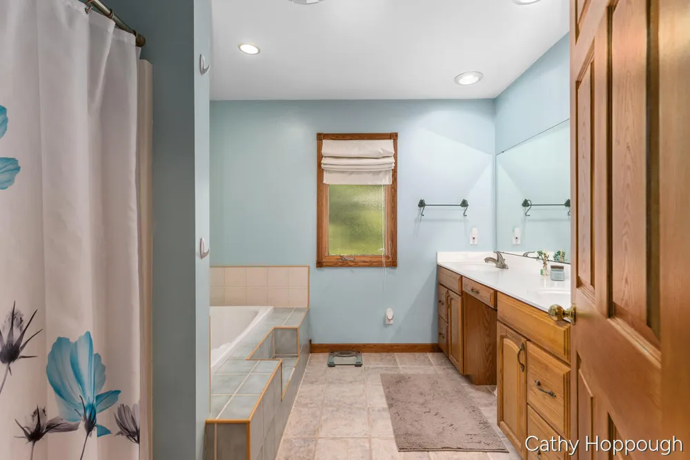 8687 River Run Trail Eureka Township, MI 48838