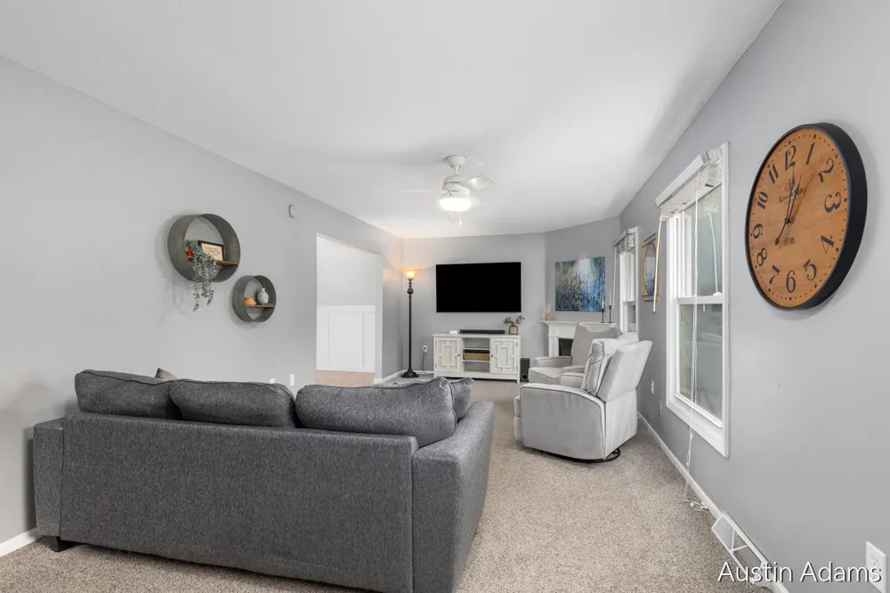 2110 Fawnwood Drive SE Kentwood City, MI 49508