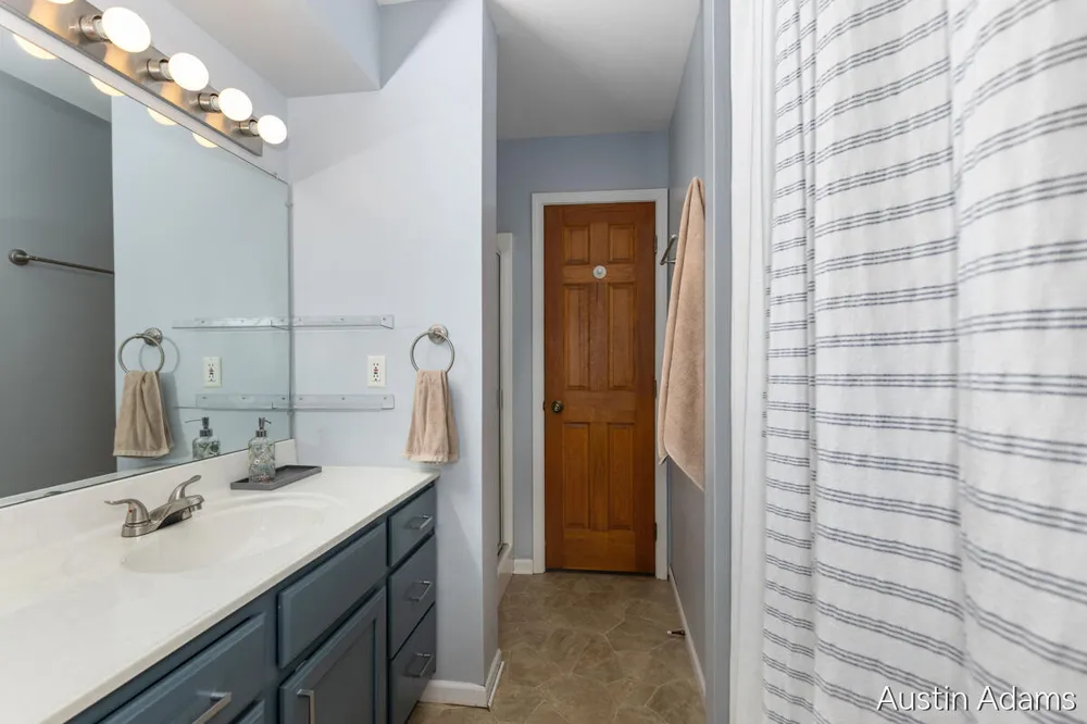 2110 Fawnwood Drive SE Kentwood City, MI 49508
