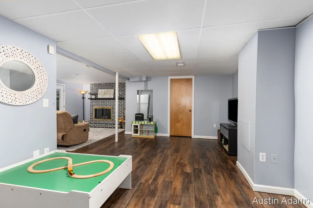 2110 Fawnwood Drive SE Kentwood City, MI 49508